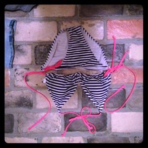 Old navy bikini xl top and medium bottom