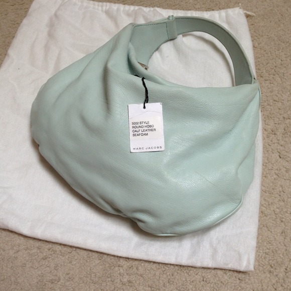 🎉HOST PICK🎉Marc Jacobs Round Hobo in Seafoam - Picture 3 of 4