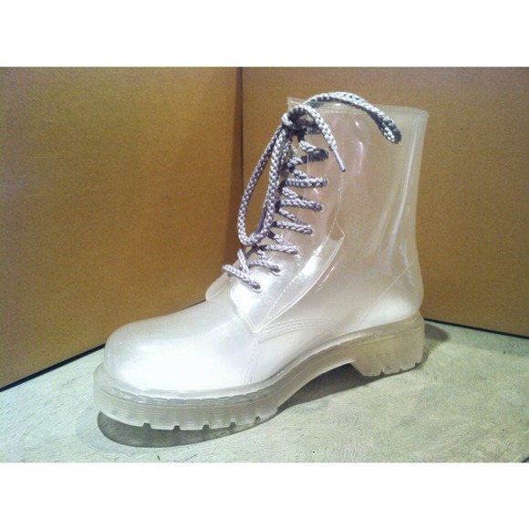 Dirty Laundry Clear Boot