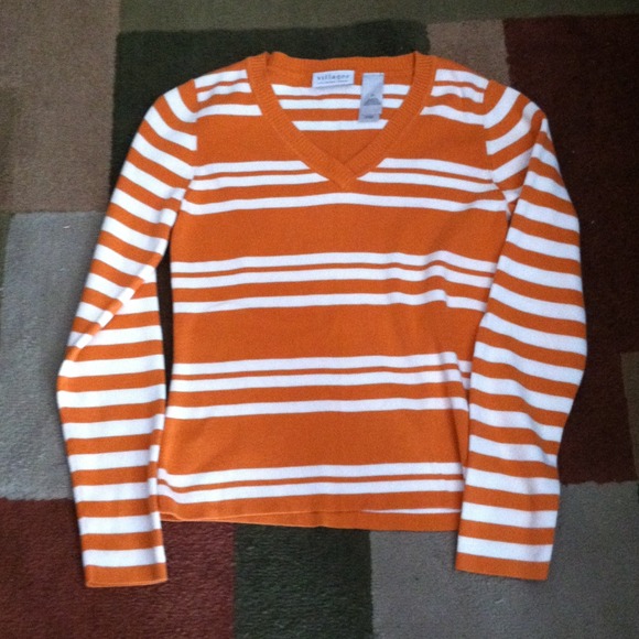 LIZ CLAIBORNE SWEATER