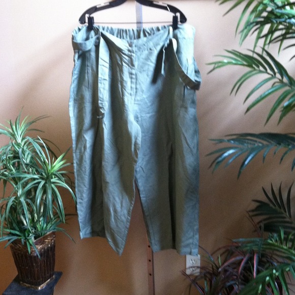 Brand new Oliver green Capri avai in other sizes