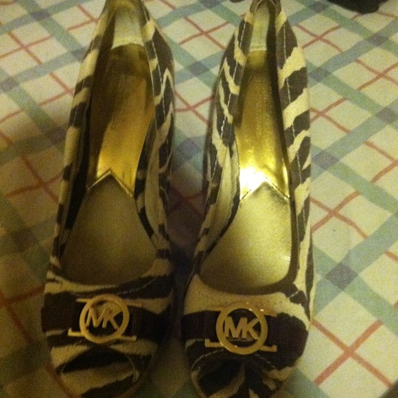 Micheal kors wedge heels cream/ brown zebra stripe - Picture 1 of 3