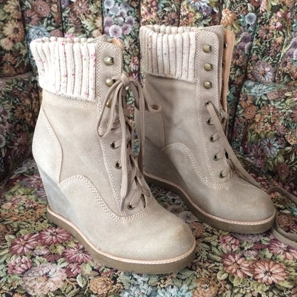 Report Shoes - Report Ceron Wedge bootie-like new!