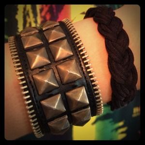 EVERYTHING HERE FOR $18