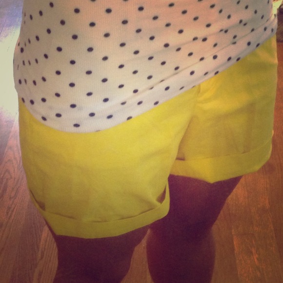 💥💥SOLD Bright yellow shorts