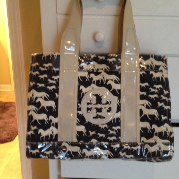 Tory Burch Handbags - Tory Burch tote