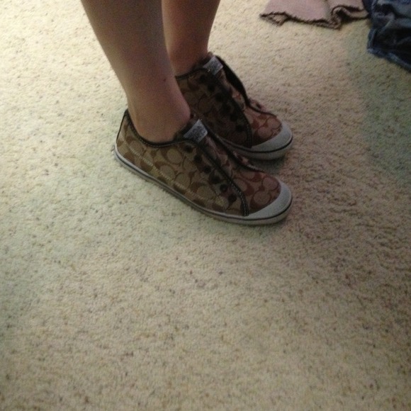 Adorable, hardly worn Coach shoes!!!!