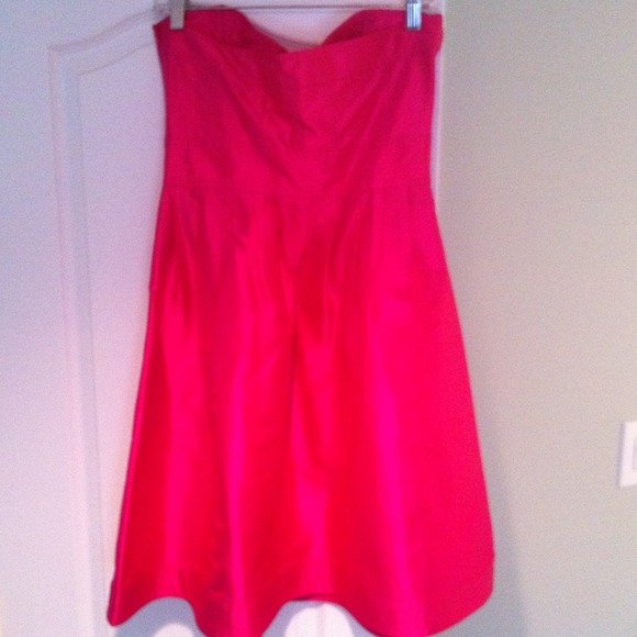 NWT DVF Bowenia strapless dress in color Azalea - Picture 2 of 4