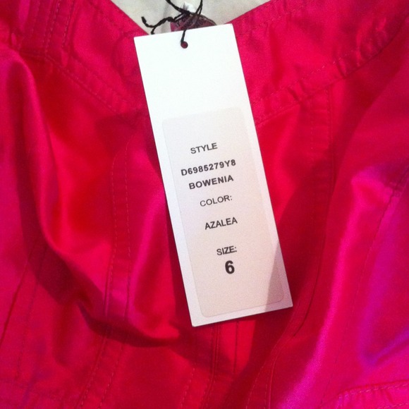 NWT DVF Bowenia strapless dress in color Azalea - Picture 4 of 4