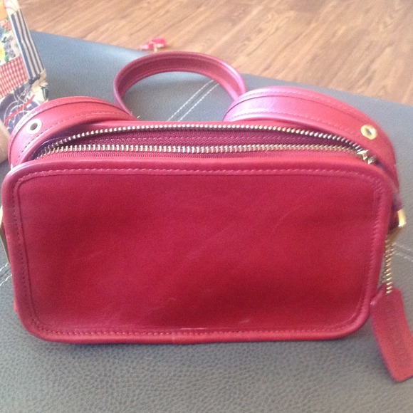 SOLD in bundle 4 troutmcityre Small Coach purse
