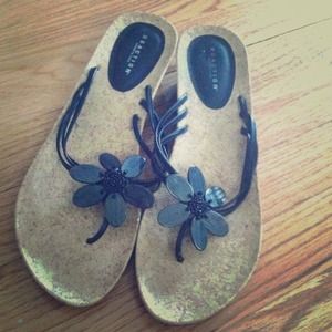 Reaction by Kenneth Cole sandals