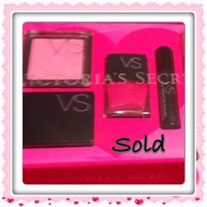 Victoria Secret's Makeup Set -Sold / Bundle
