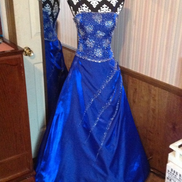 Pageant dress - Picture 1 of 4