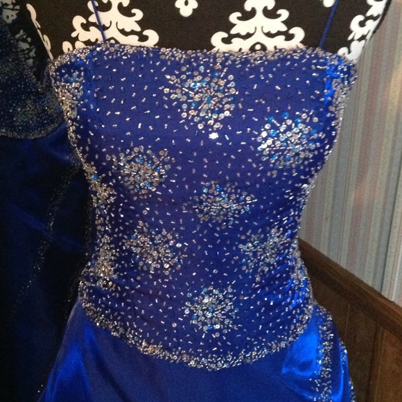 Pageant dress - Picture 2 of 4