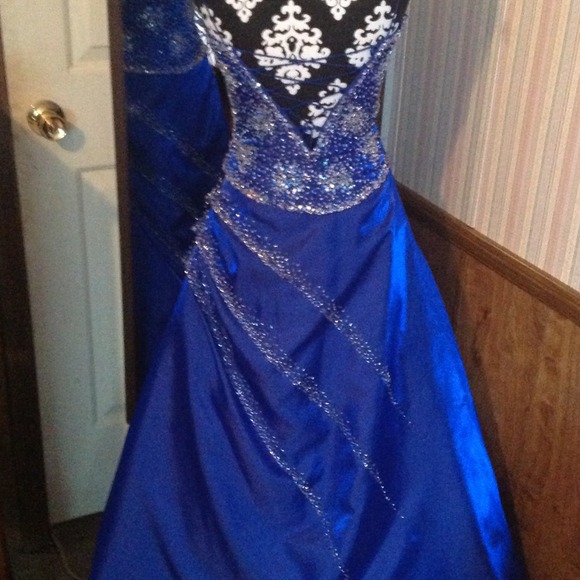 Pageant dress - Picture 3 of 4