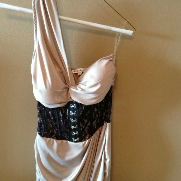 Dress - Picture 3 of 6