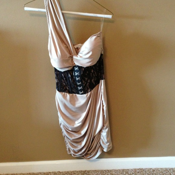 Dress - Picture 5 of 6