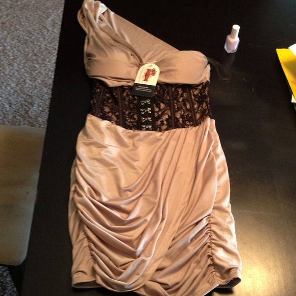 Dress - Picture 2 of 6