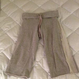 Grey yoga capris