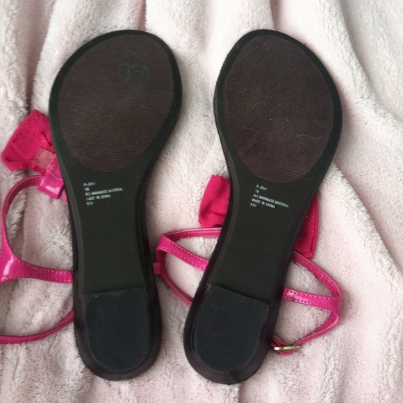 Pink Steve Madden sandals - Picture 2 of 3