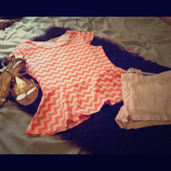 ✋Trade for@blancaaahh_ ✋ Chevron peplum  shirt