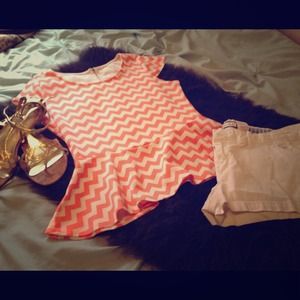 ✋Trade for@blancaaahh_ ✋ Chevron peplum  shirt