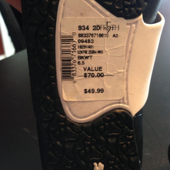 Shoes - Picture 3 of 4