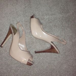 Jessica Simpson nude heels