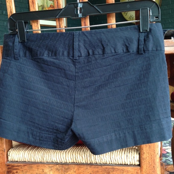 Reduced! Dark blue Guess shorts - Picture 2 of 4