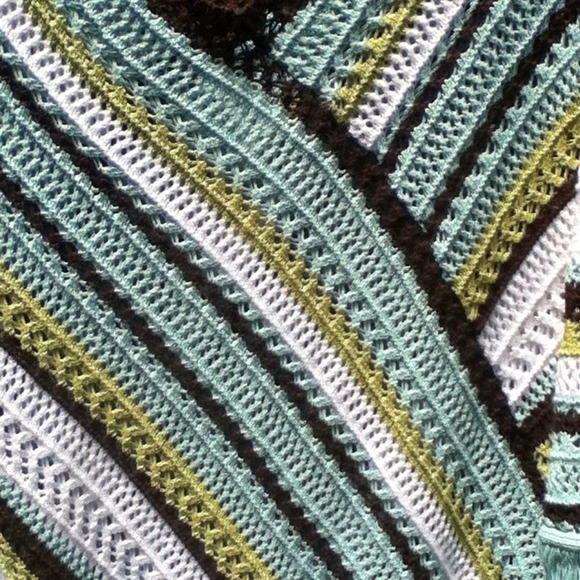 🚫Sold (eBay)🚫Crocheted Poncho - Picture 3 of 4