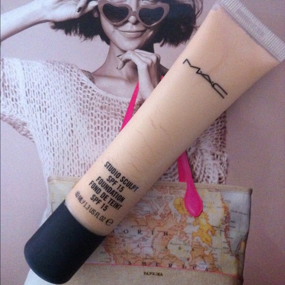 SOLD***MAC Studio Sculpt SPF 15 foundation in NC15 - Picture 1 of 2