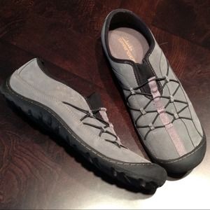 BUNDLE for @djlorid Gray Clarks & Bracelet