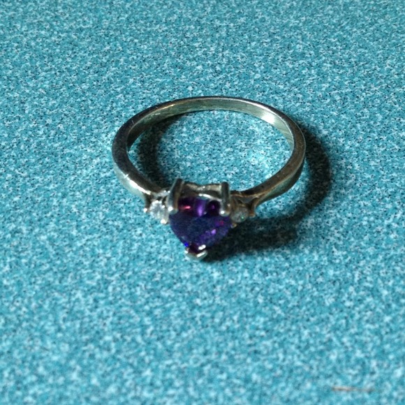 Sterling silver heart ring with amethyst