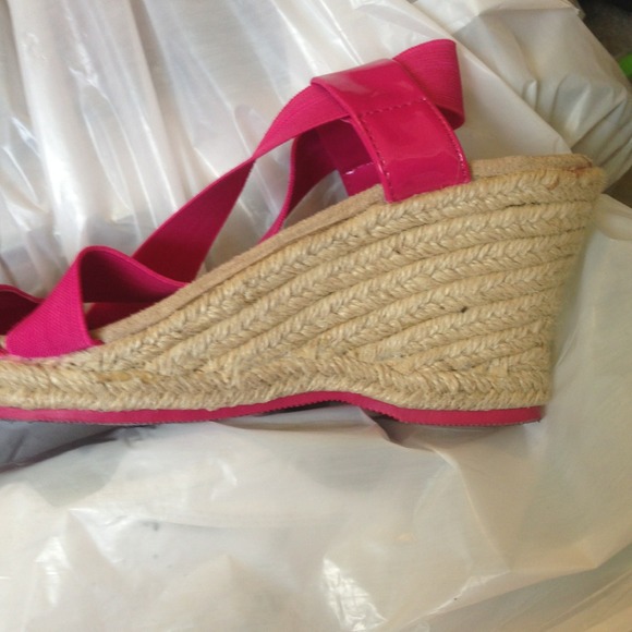 Pink strap wedge heel ! - Picture 3 of 3