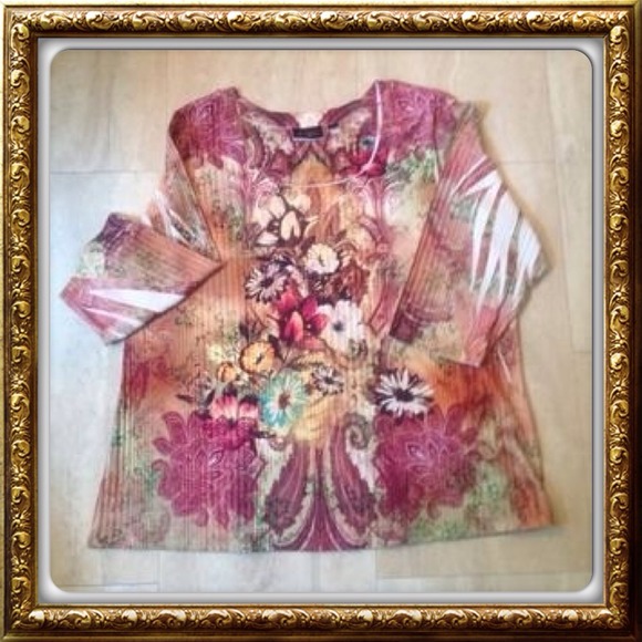 Multicolored top from the Avenue