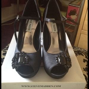 NWB Steve Madden sz 7 P-Jazzi Jeweled Heels