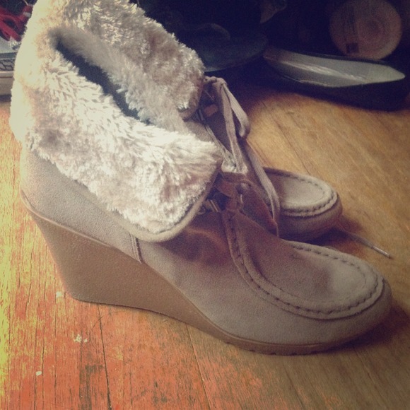 Faux fur wedge  booties