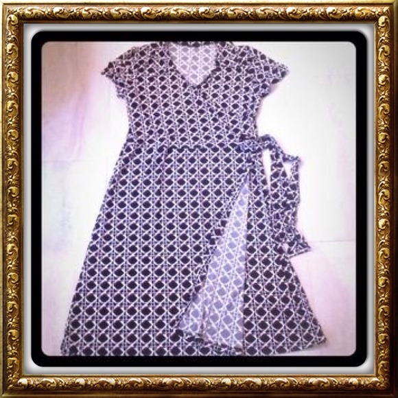 🎉TRADE🎉Beautiful work or play wrap dress
