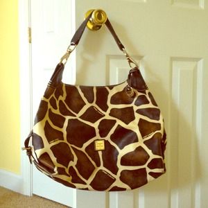 Dooney and Bourke giraffe print handbag