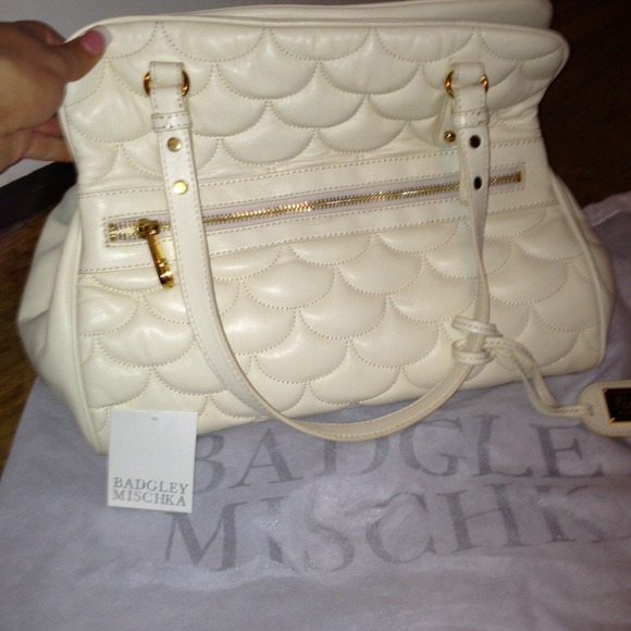 Badgley Mischka cream leather bag *AUTHENTIC***