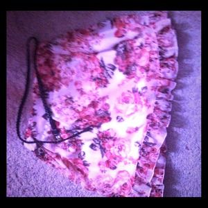Rose pattern skirt with waist accentuating belt
