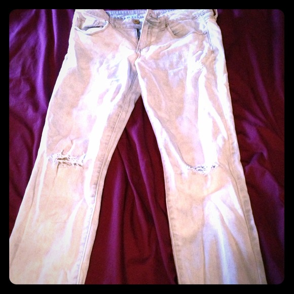 White washed out jeans from American Eagle. - Picture 1 of 3