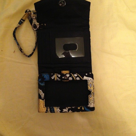 Vera Bradley iPhone4 wristlets wallet - Picture 2 of 3