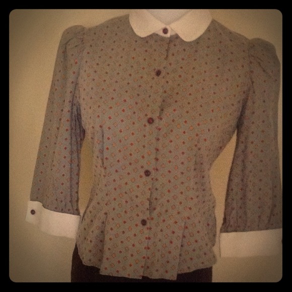 SOLD***Vintage Peter pan collar w/cropped peplum