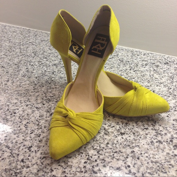 Yellow Shoes 8 1/2