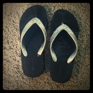 Black/silver sparkle sandals/flip flops
