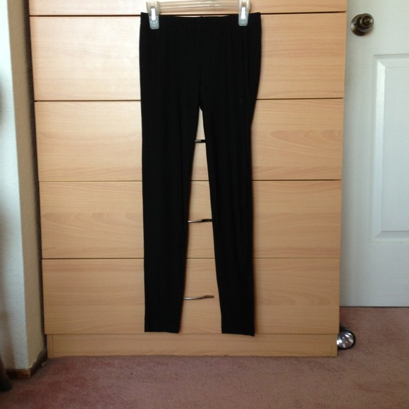 Black silky legging