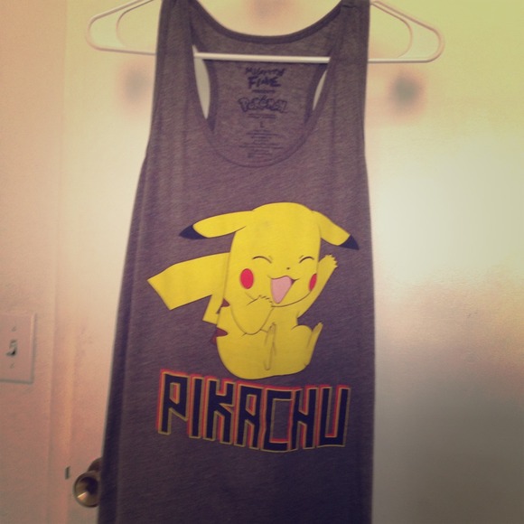 🚫SOLD❌Cute Pikachu Tank from Hot Topic (: 💕Large