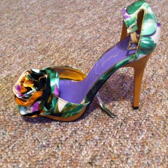 Anne Michelle heels. - Picture 2 of 3