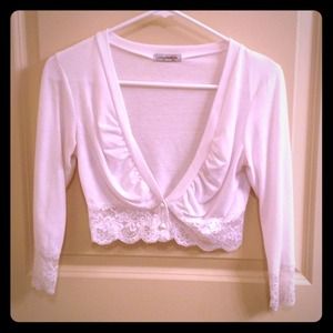 White 3/4 sleeve top with lace!